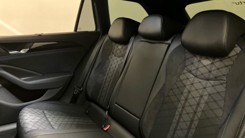 Volkswagen Passat 1.5 eTSI R-Line 5dr DSG Petrol Estate